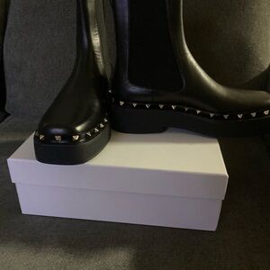 Valentino Garavani Rockstud M-Way Beatle Leather Boot